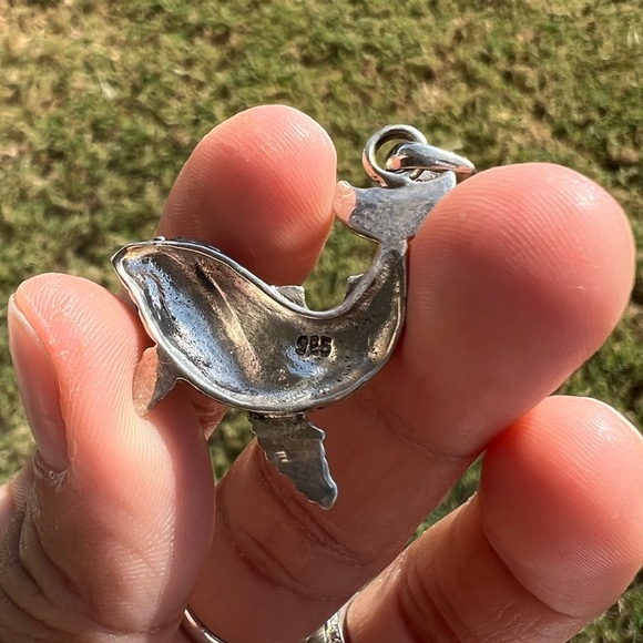 Sterling Silver 925 stamped whale inlay pendant - Picture 4 of 4